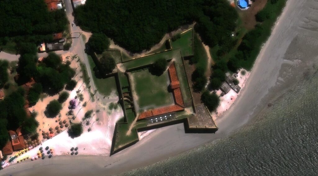 Imagem: resolução espacial de 15cm HD - satélite Legion 2 - Vantor